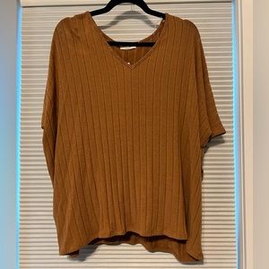 Andrée Size Small Top